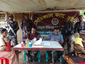 দুর্গম সীমান্তে পাহাড়ি জনগোষ্ঠী ২’শ মানুষকে বিনামূল্যে চিকিৎসাসেবা দিল বিজিবি