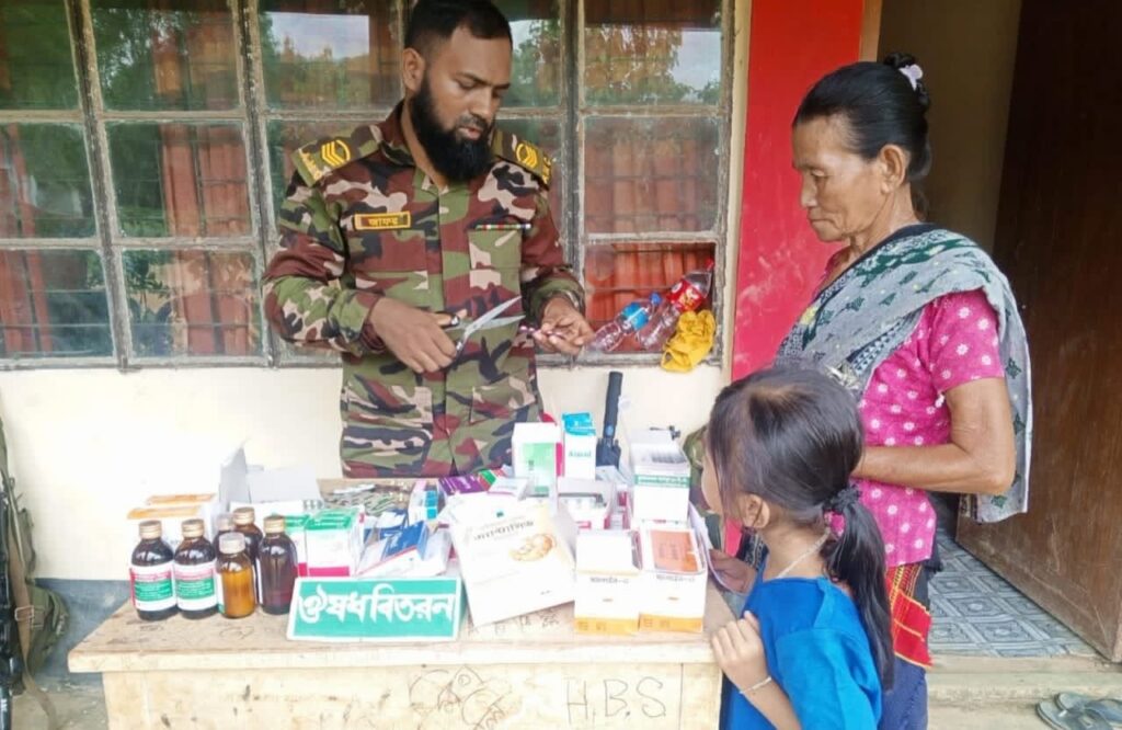 জুরাছড়িতে সেনাবাহিনীর চিকিৎসা ক্যাম্প, ২০০ জনকে বিনামূল্যে সেবা ও ওষুধ প্রদান
