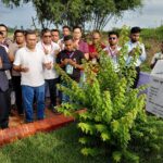 শহীদ ওয়াসিম আকরামের কবর জিয়ারত করলেন প্রধানমন্ত্রী, পরিবার পেল ২০ লাখ টাকার সঞ্চয়পত্র