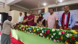 মাটিরাঙ্গায় প্রধানমন্ত্রীর ত্রাণ ও কল্যাণ তহবিলের সহায়তা পেল ১০৪ পরিবার