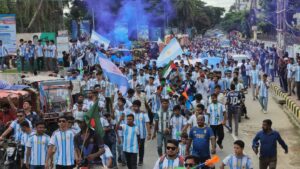 আকাশি-সাদা রঙে আর্জেন্টিনা উন্মাদনায় মুখর সমুদ্রশহর কক্সবাজার