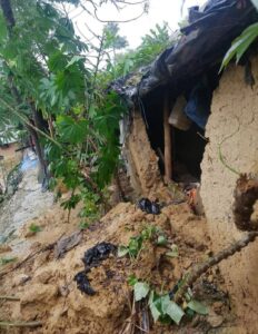 বর্ষার বৃষ্টিতে রোহিঙ্গা ক্যাম্পে বাড়ছে ঝুঁকি