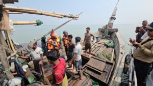 নাফ নদী থেকে পাহাড়ি পথ, উপকূল থেকে বিমানবন্দর: অর্ধ শতাধিক রুট দিয়ে ঢুকছে মাদক