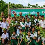 রাঙামাটির জুরাছড়িতে সবুজ বিপ্লবের বার্তা দিল সেনাবাহিনী, বিতরণ করা হলো ১,২৫০টি চারা