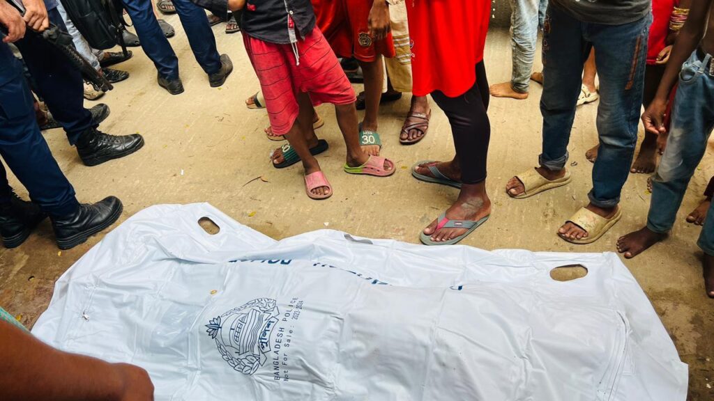 কক্সবাজার সৈকতে গোসলে নেমে নিখোঁজ পর্যটকের মরদেহ উদ্ধার