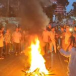 দীপেন দেওয়ানের পদত্যাগ প্রত্যাহারের দাবিতে রাঙামাটিতে সড়কে আগুন জ্বালিয়ে বিক্ষোভ