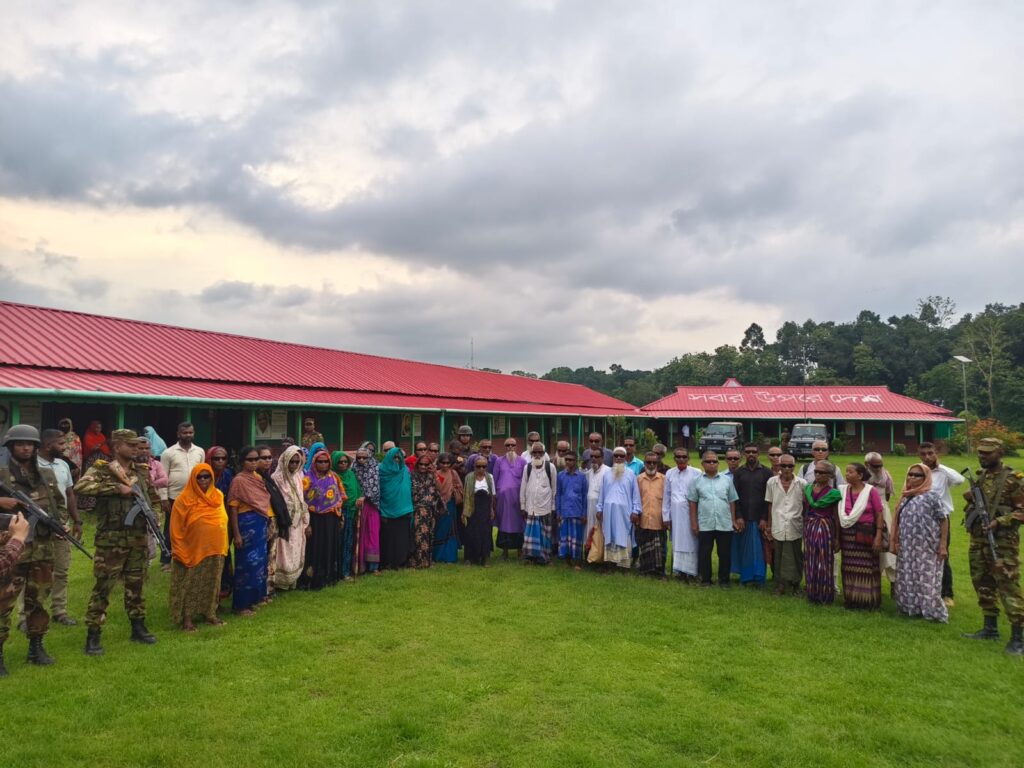 সেনাবাহিনীর মানবিক উদ্যোগে চোখের আলো ফিরে পেলেন পাহাড়ের ৮৪ অসহায় মানুষ