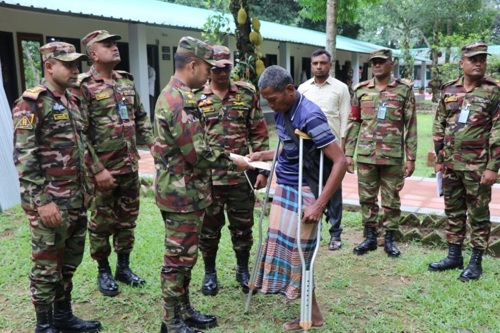 দীঘিনালা জোনের মানবিক সহায়তা: মাদ্রাসা-এতিমখানায় রেশন, অসহায়দের চিকিৎসা ও ঘর নির্মাণ সামগ্রী বিতরণ
