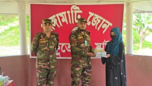 রাঙামাটিতে সুবিধাবঞ্চিত ও দুস্থ মানুষের মাঝে সেনাবাহিনীর মানবিক সহায়তা প্রদান