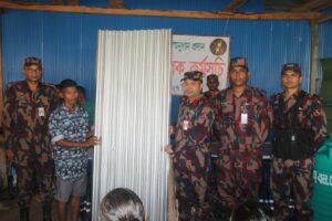 সাজেকের দুর্গম সীমান্ত এলাকায় ২ শতাধিক পাহাড়ি মানুষকে বিজিবির চিকিৎসাসেবা ও অনুদান বিতরণ