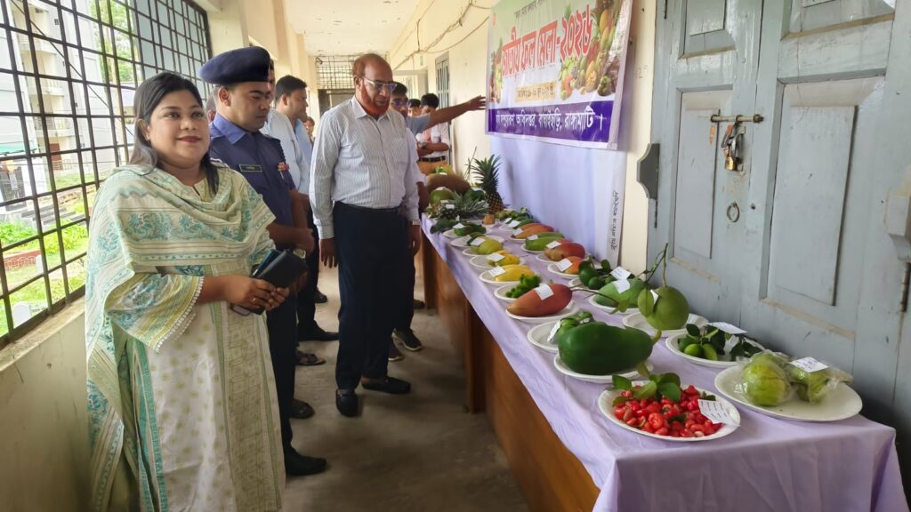 রাঙামাটির বাঘাইছড়িতে তিন দিনব্যাপী জাতীয় ফল মেলার উদ্বোধন