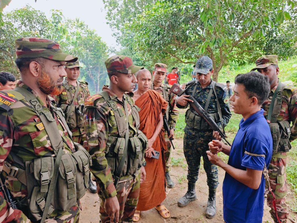 চাকরির প্রলোভনে পাহাড়ি নারীকে ধর্ষণ: ধর্ষক আটক, গণপিটুনি থেকে বাঁচাল সেনাবাহিনী