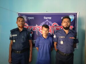 চাকরির প্রলোভনে পাহাড়ি নারীকে ধর্ষণ: ধর্ষক আটক, গণপিটুনি থেকে বাঁচাল সেনাবাহিনী