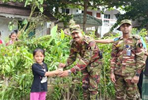 সবুজ পার্বত্য গড়তে লক্ষীছড়ি জোনের উদ্যোগ, পাহাড়ি-বাঙালিদের মাঝে ১৫’শ গাছের চারা বিতরণ