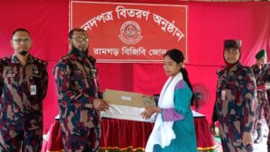 বেকার যুবদের আত্মনির্ভরশীল করতে ৪৩ বিজিবির উদ্যোগ: প্রশিক্ষণ শেষে সনদ প্রদান
