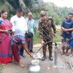 দুর্গম পাহাড়ে ১০৫ পরিবারের বিশুদ্ধ পানির জন্য গভীর নলকূপ ও সাবমারসিবল মোটর স্থাপন করল সেনাবাহিনী