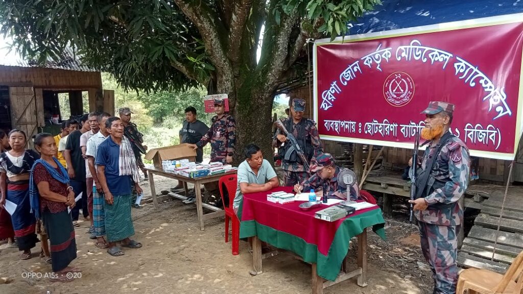বরকলের দুর্গম তাগলক ঘাটে বিজিবির ফ্রি মেডিক্যাল ক্যাম্প, চিকিৎসাসেবা পেলেন ১২৯ জন