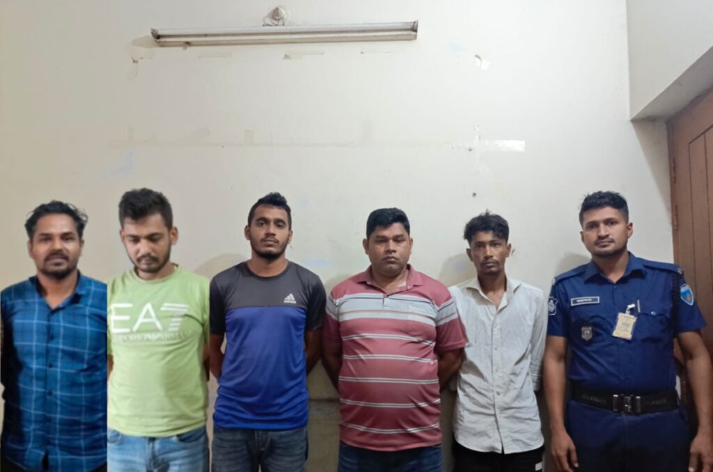 রাঙামাটিতে পুলিশের বিশেষ অভিযান, নিষিদ্ধ সংগঠনের নেতাকর্মীসহ গ্রেপ্তার ৫