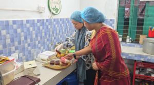 পাহাড়ের এক অদম্য নারী রেনেসাঁ চাকমার সফল উদ্যোক্তা হবার গল্প 