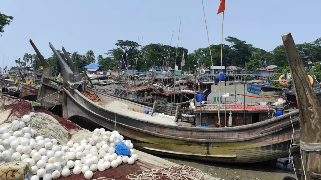 আজ মধ্যরাতে শেষ হচ্ছে ৫৮ দিনের নিষেধাজ্ঞা, প্রস্তুত হাজারো জেলে