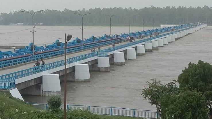 গজলডোবা ব্যারাজ খুলে দিল ভারত, হু হু করে বাড়ছে তিস্তার পানি