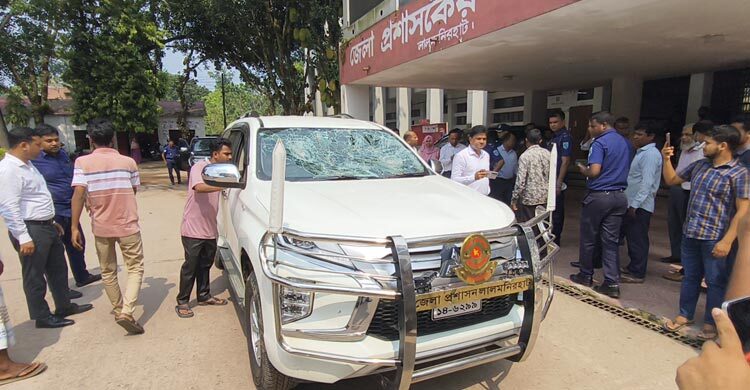 নিখোঁজ শিশুর বস্তাবন্দি লাশ উদ্ধার: পুলিশের গাড়িতে হামলা, পুরো গ্রাম রণক্ষেত্র, এসপিসহ আহত ২০