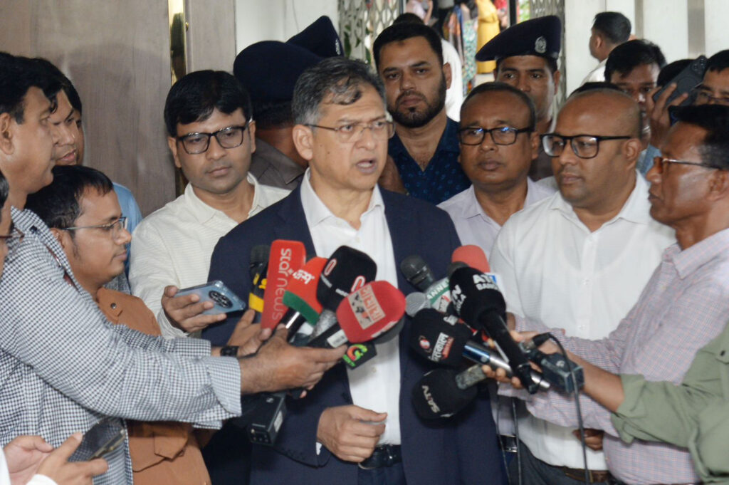 সীমান্তে পুশ ইন ইস্যু আলোচনা হবে বিজিবি-বিএসএফ বৈঠকে: স্বরাষ্ট্রমন্ত্রী