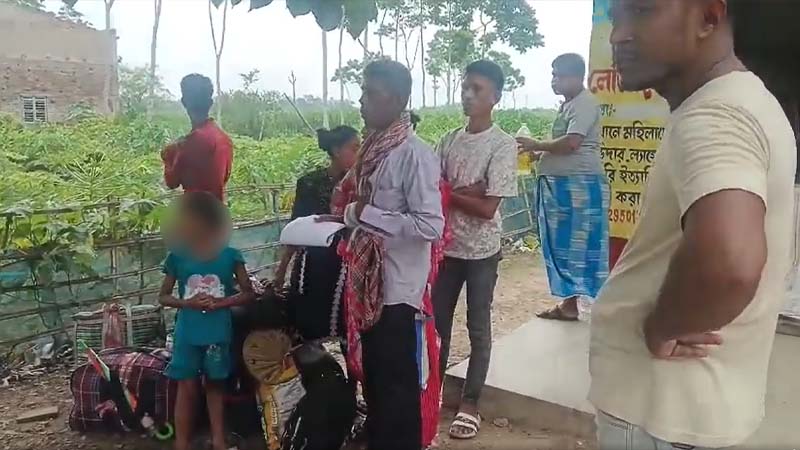 বাংলাদেশে ঢোকার অপেক্ষায় সীমান্তে আরও ৮২ জন, হোল্ডিং সেন্টারে ৪৭১ জন