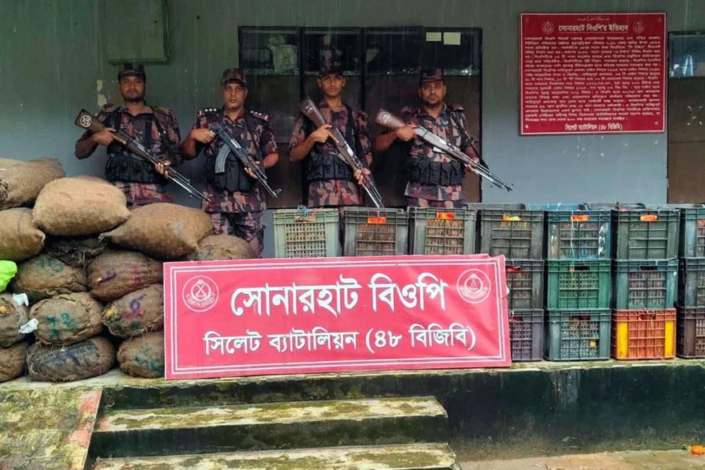 সিলেট সীমান্তে বিজিবি কর্তৃক অর্ধকোটি টাকার ভারতীয় পণ্য জব্দ, আটক ২