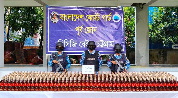 পতেঙ্গায় কোটি টাকা মূল্যের ৪০০ বোতল বিদেশি মদ জব্দ