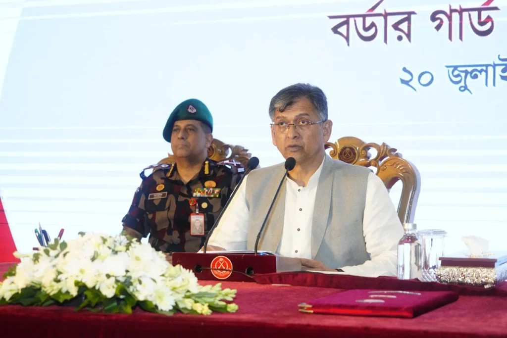বিজিবিকে দেশপ্রেম ও পেশাদারিত্বের সঙ্গে দায়িত্ব পালনের আহ্বান স্বরাষ্ট্রমন্ত্রীর