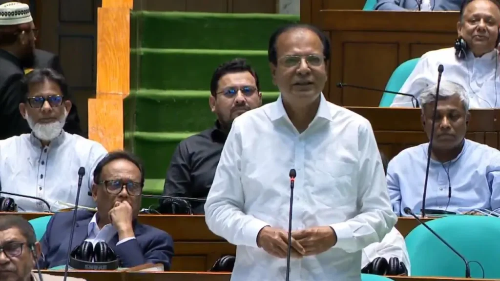 পাহাড়ে ঝুঁকিপূর্ণভাবে বসবাসকারীদের বাড়ি তৈরি করে দেবে সরকার- সংসদে ত্রাণমন্ত্রী