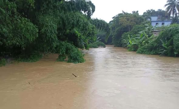 টানা বর্ষণে খাগড়াছড়িতে বন্যার শঙ্কা, নদ-নদীর পানি বৃদ্ধি; নিম্নাঞ্চলে পানি প্রবেশ