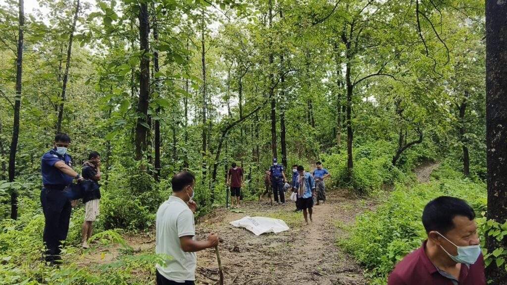 মহালছড়িতে জঙ্গল থেকে অজ্ঞাত নারীর অর্ধগলিত মরদেহ উদ্ধার