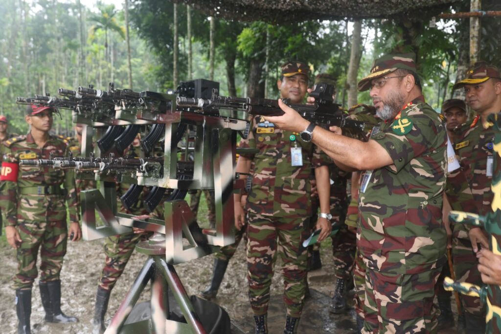 গ্রীষ্মকালীন প্রশিক্ষণ-২০২৬ পরিদর্শনে সেনাপ্রধান, যুদ্ধ প্রস্তুতি ও পেশাগত দক্ষতার ওপর গুরুত্বারোপ