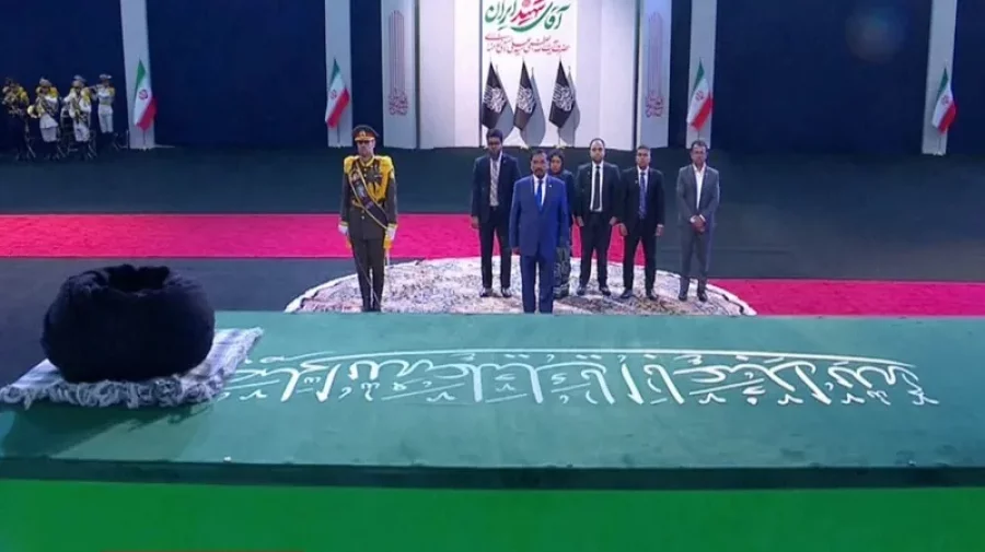 খামেনির জানাজায় কোরআনের আয়াতে বাংলাদেশকে বার্তা ইরানের
