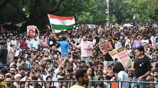 দিল্লিতে আরও তীব্র হচ্ছে ‘ককরোচ জনতা পার্টি’র আন্দোলন, ১৬টি মেট্রো স্টেশন বন্ধ ঘোষণা