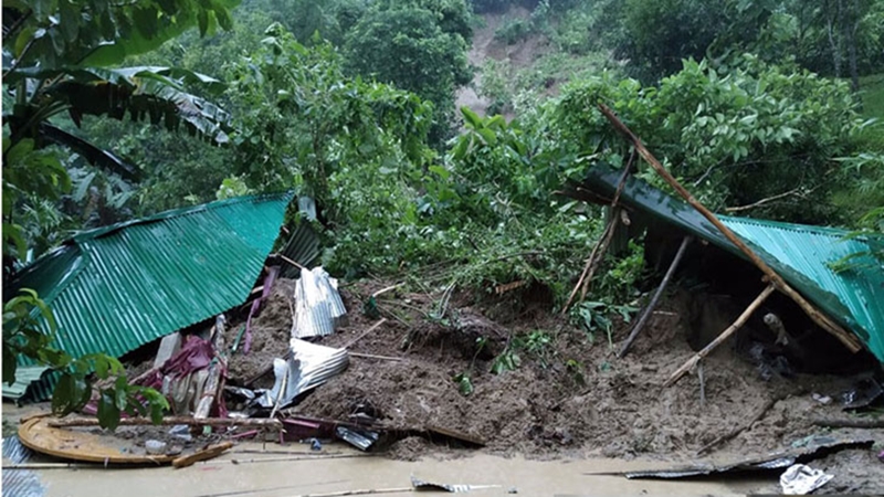 কক্সবাজারের পেকুয়ায় পাহাড়ধসে শিশু নিহত