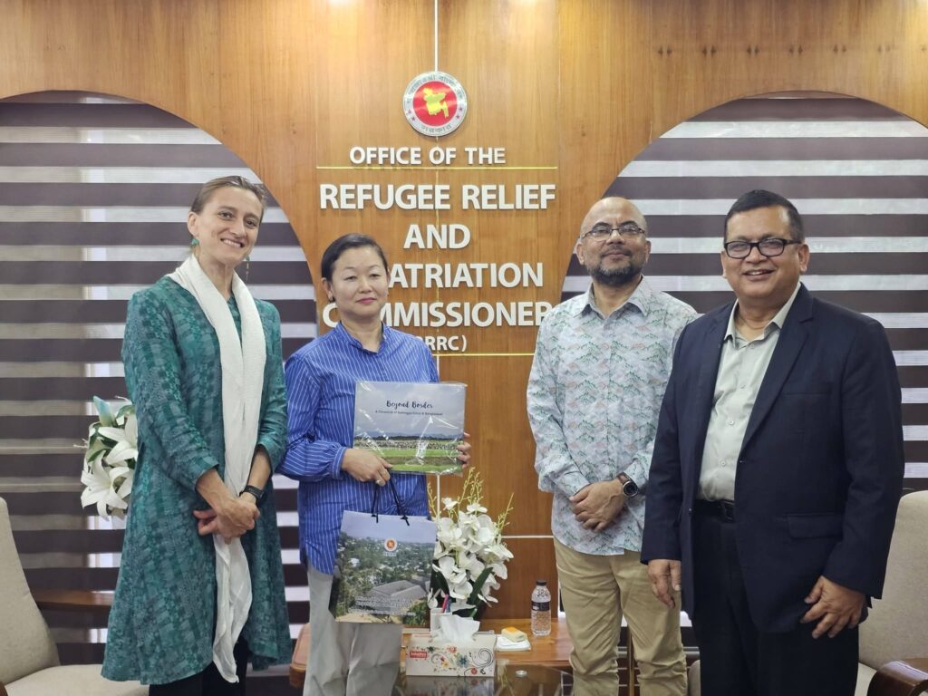রোহিঙ্গাদের জন্য সরকারের ৪০০ মেট্রিক টন চাল হস্তান্তর