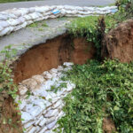প্রবল বর্ষণে ঢাকা–খাগড়াছড়ি মহাসড়কে ভাঙন, ঝুঁকি নিয়ে চলছে যানবাহন