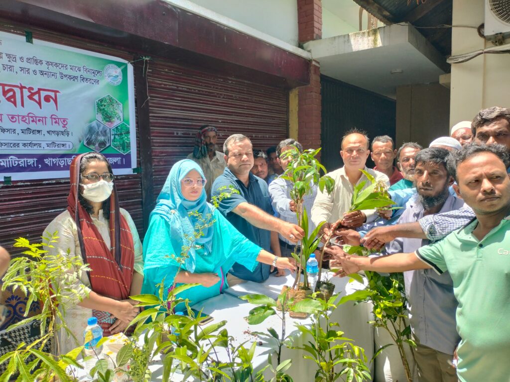 মাটিরাঙ্গায় কৃষকদের মাঝে বিনামূল্যে চারা, সার ও কৃষি উপকরণ বিতরণ শুরু
