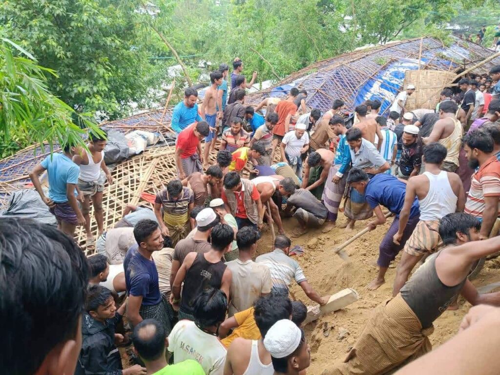 উখিয়ায় রোহিঙ্গা ক্যাম্পে মাদ্রাসায় পাহাড়ধস, দুই শিক্ষার্থী নিহত