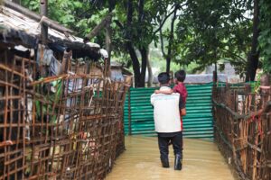 টানা বৃষ্টিতে বিপর্যস্ত কক্সবাজার, খোলা হয়েছে ৬৪০ আশ্রয়কেন্দ্র
