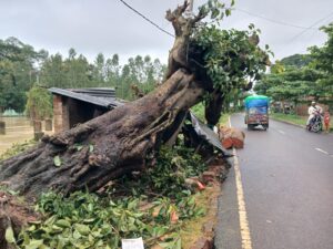 কক্সবাজারে বন্যার পানি কমলেও দুর্ভোগের শেষ নেই