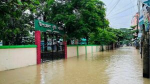 কক্সবাজারে বিশুদ্ধ পানি ও খাবারের সংকট; দুর্গম এলাকায় এখনো পৌঁছেনি ত্রাণ