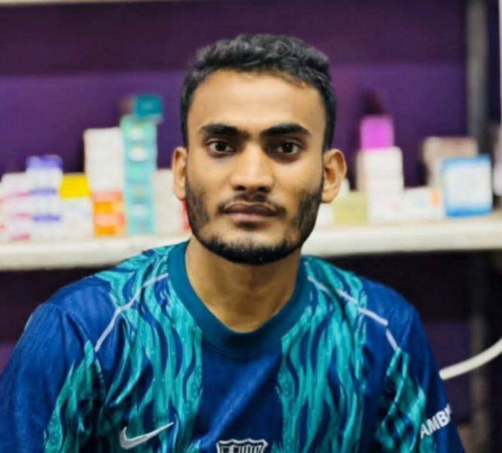 বন্যায় আটকে পড়া বন্ধুর খোঁজ নিতে গিয়ে সড়ক দুর্ঘটনায় প্রাণ গেল ব্যবসায়ীর