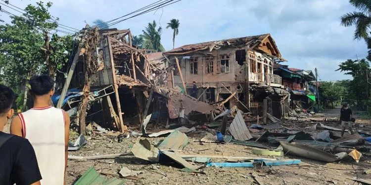 ‘শান্তি আলোচনার’ আহ্বানের মধ্যেই বিমান হামলা, জান্তার ভূমিকা নিয়ে প্রশ্ন আরাকান আর্মির