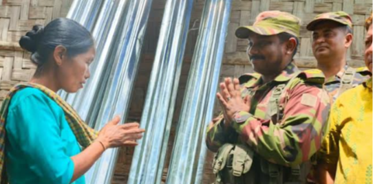 কাপ্তাইয়ে পাহাড়ধস ও বন্যায় ক্ষতিগ্রস্ত ৩৯ পরিবারের পাশে দাঁড়াল সেনাবাহিনী