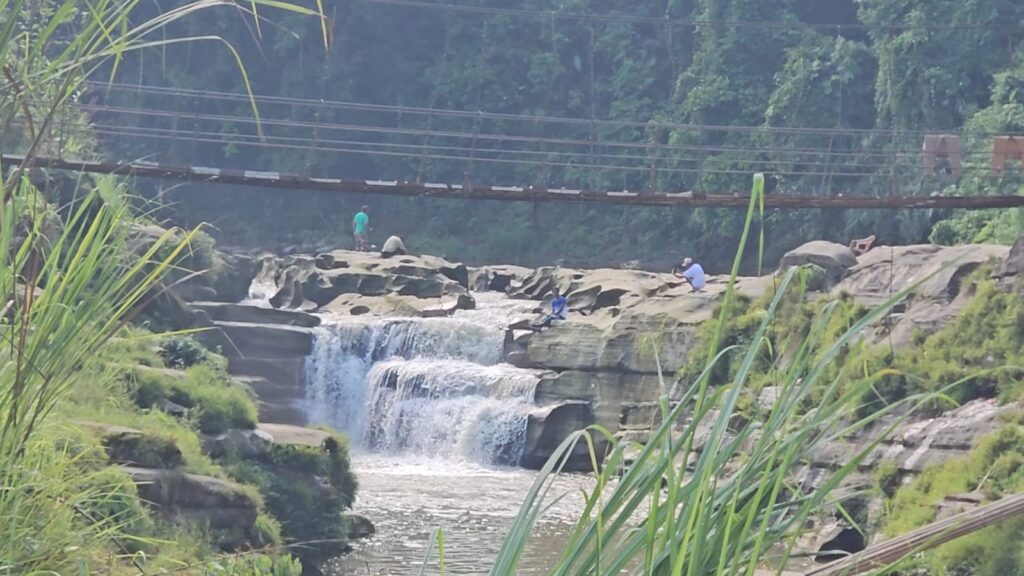 সাঙ্গুর পানির তোড়ে তিন্দু-রেমাক্রী-নাফাখুমে আটকা শতাধিক পর্যটক, নৌযান চলাচল বন্ধ