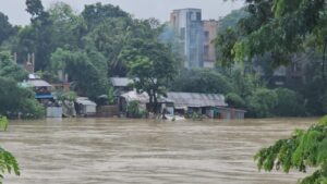 সাংগু-মাতামুহুরী নদীর পানি বৃদ্ধি, প্লাবিত বান্দরবানের নিম্নাঞ্চল; আশ্রয়কেন্দ্রে সাধারণ মানুষ